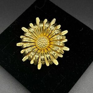 Vintage Gold Flower Brooch